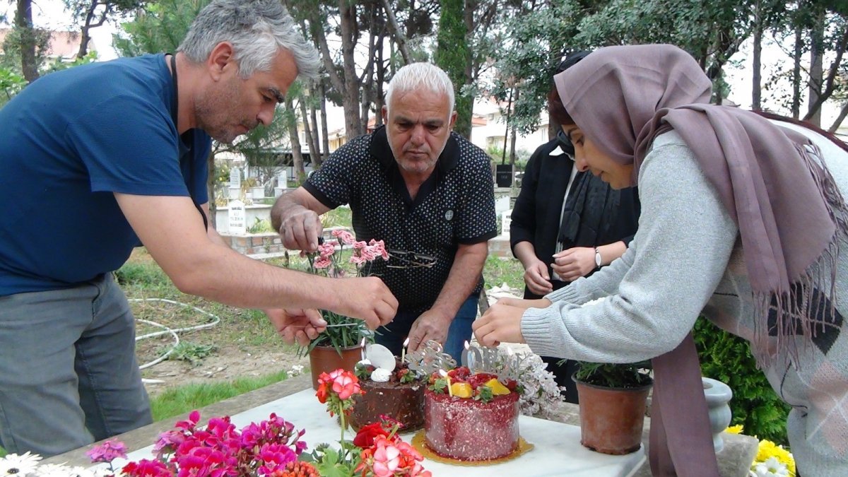 Mahra Melin Pınar’a mezarı başında doğum günü kutlaması #11