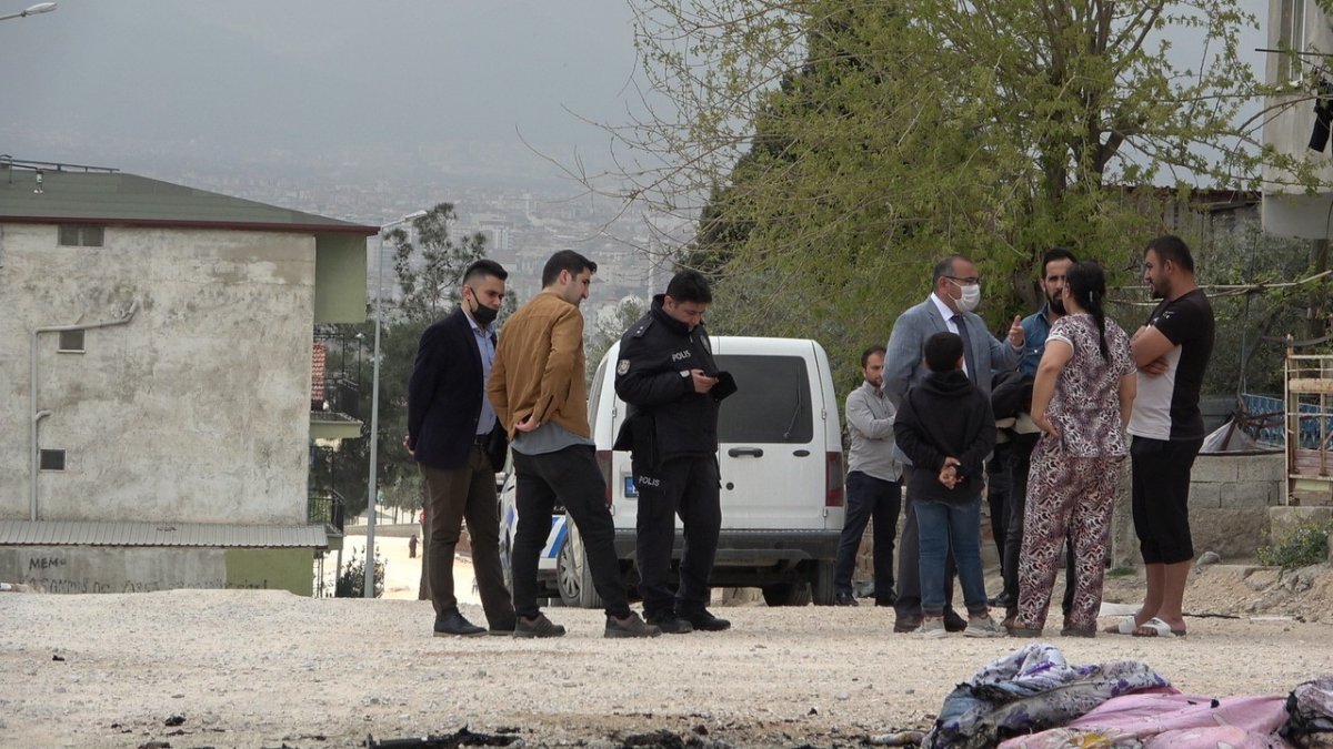  Eşyaları ateşe verdiler #4