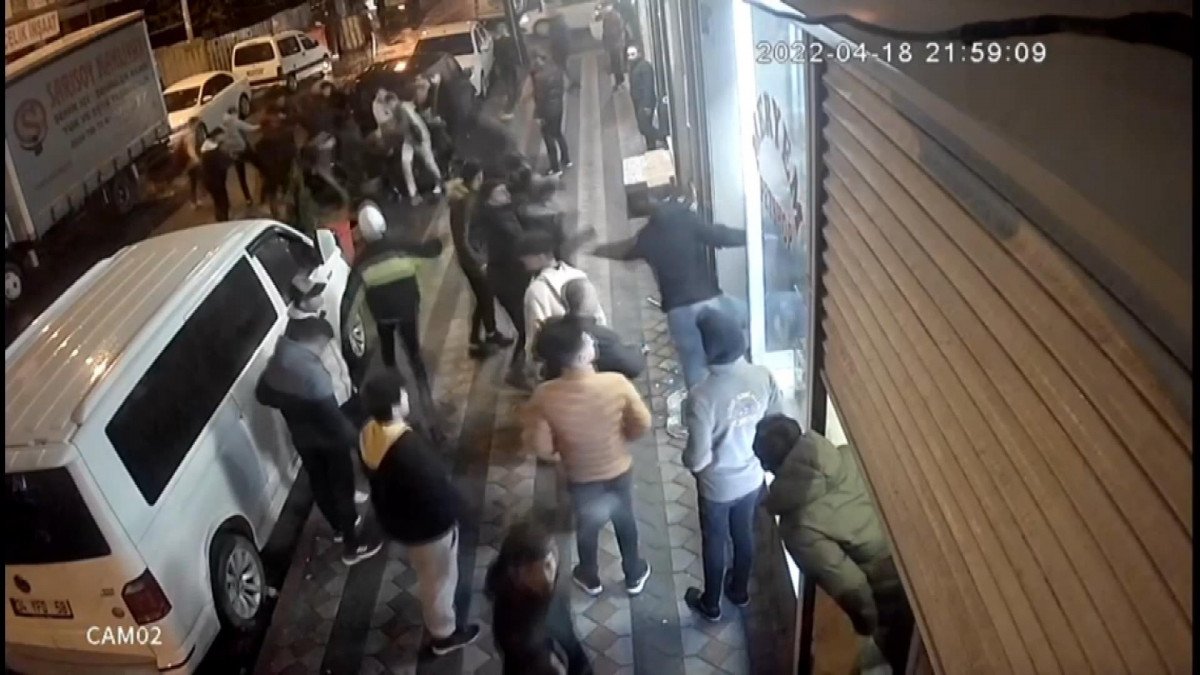 Sultangazi de iki grubun kavgası kamerada #5