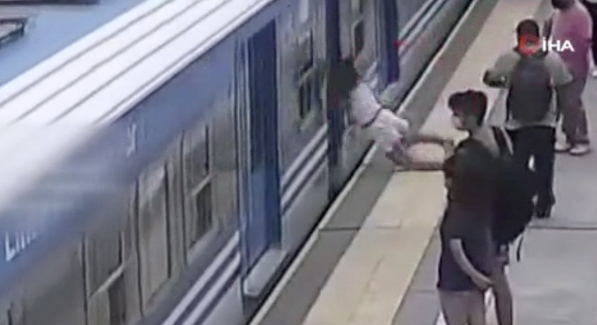 Miraculous salvation of the woman who fell on the rails in Argentina #1