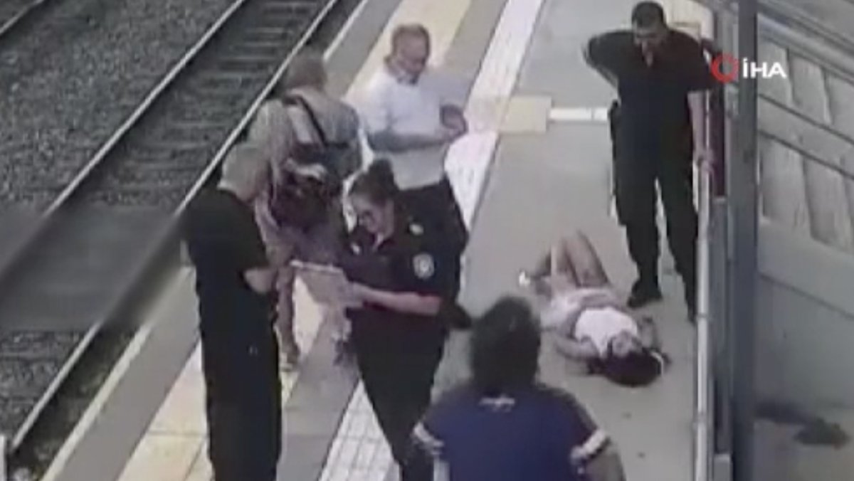Miraculous escape of the woman who fell on the rails in Argentina #3
