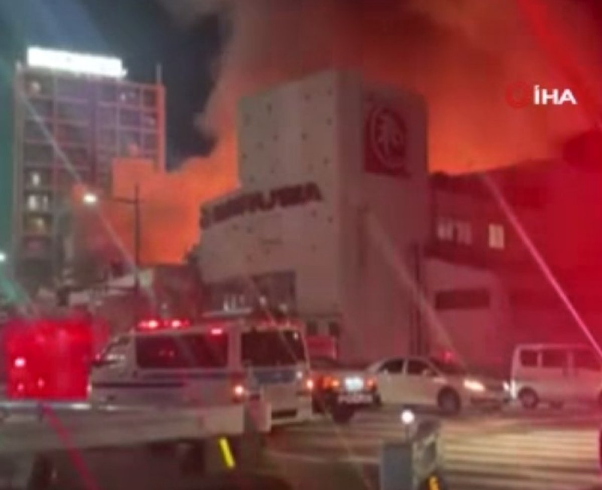 Mall burned in Japan #5