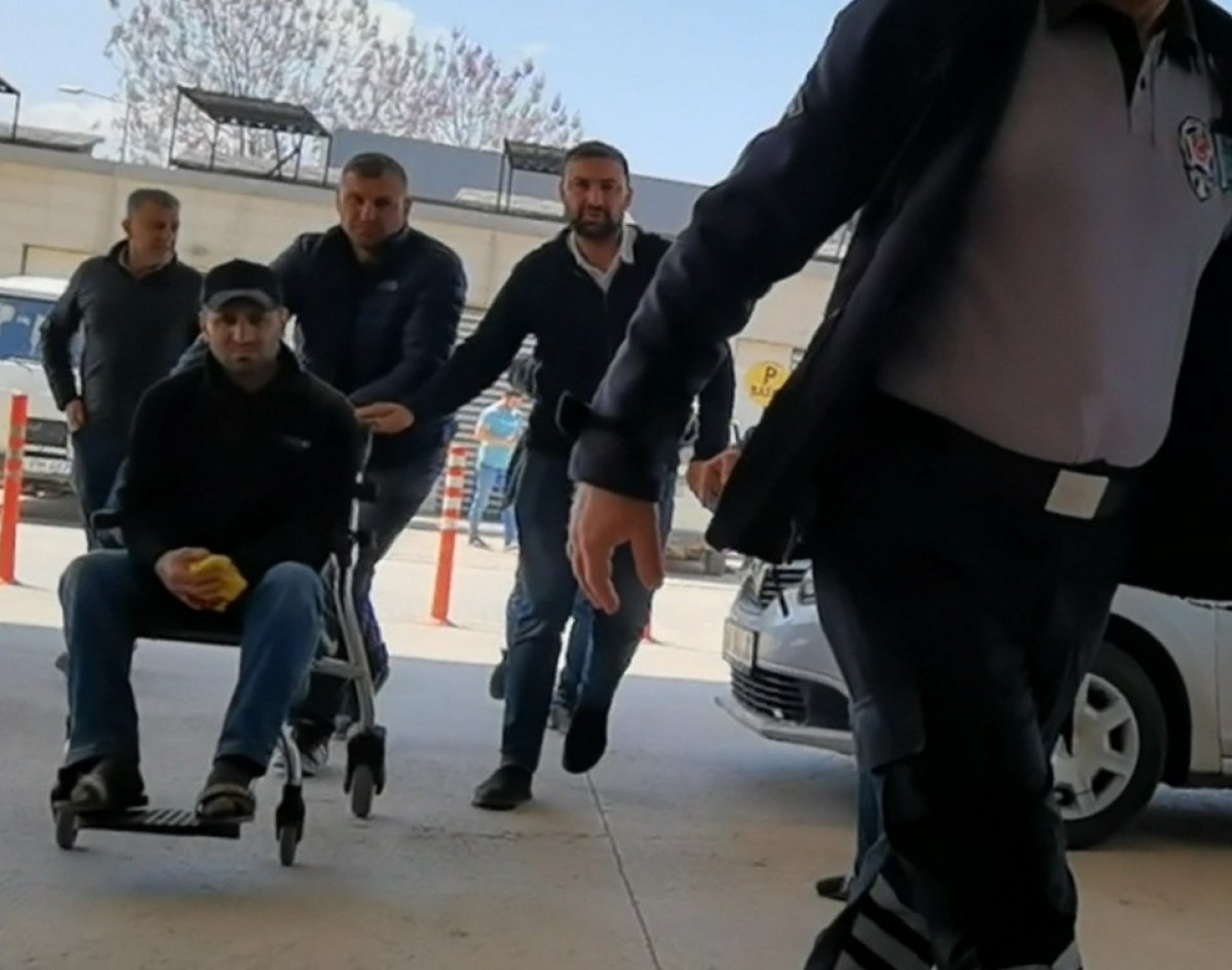 Bursa da mobilya işçisinin parmakları koptu #1