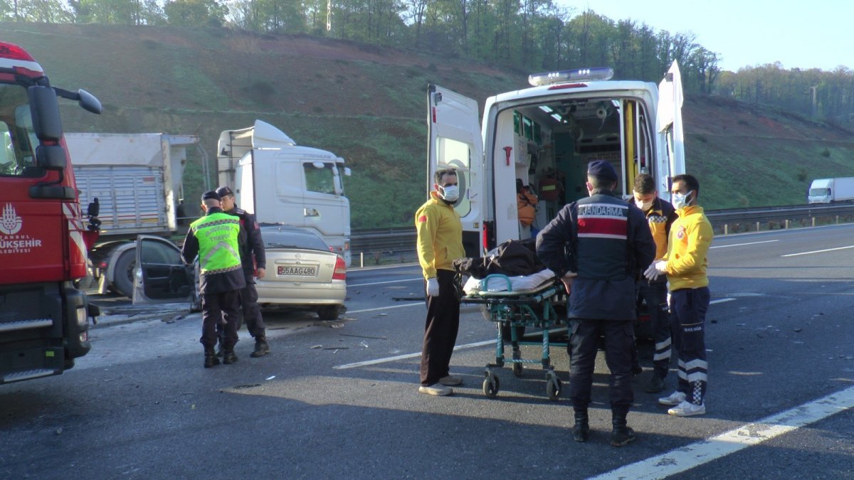 Çekmeköy de korkunç kaza: Kamyona giren araçta 1 ölü #3