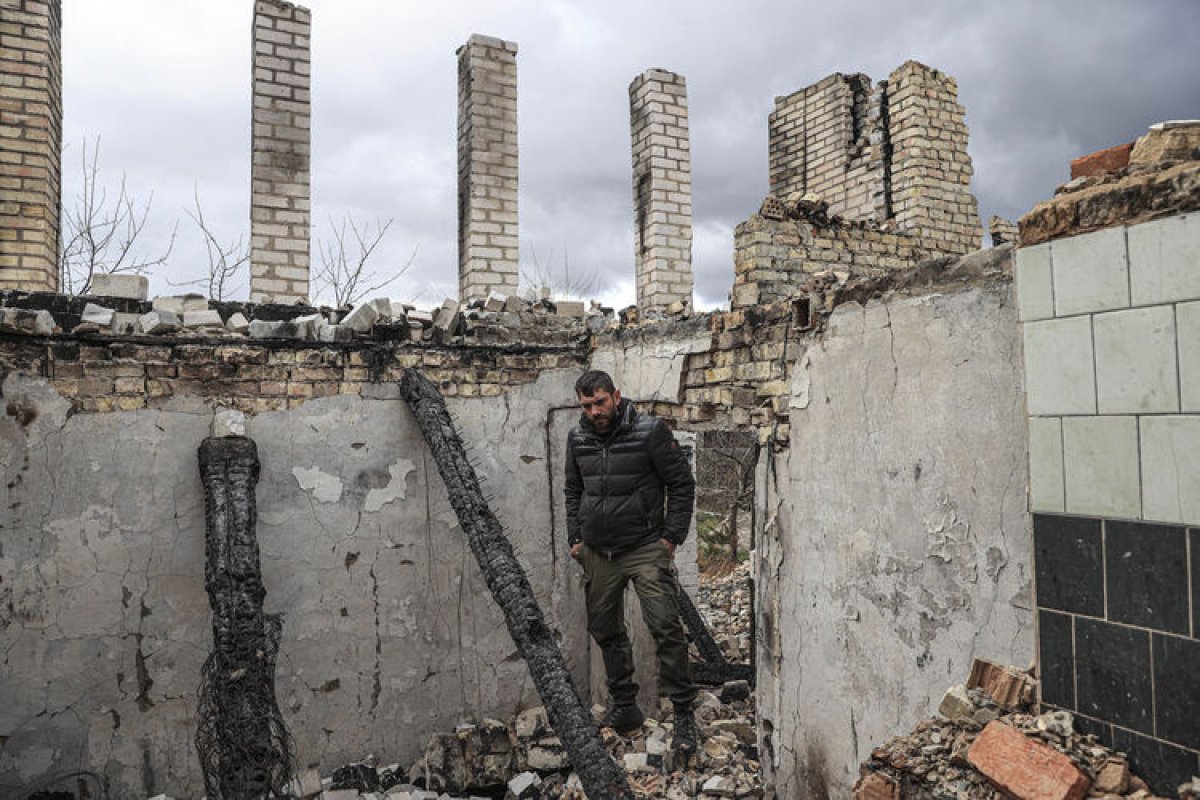 Ukraynalı ailenin hayalini kurduğu ev, taşındıkları gün başlayan savaşta yıkıldı #4