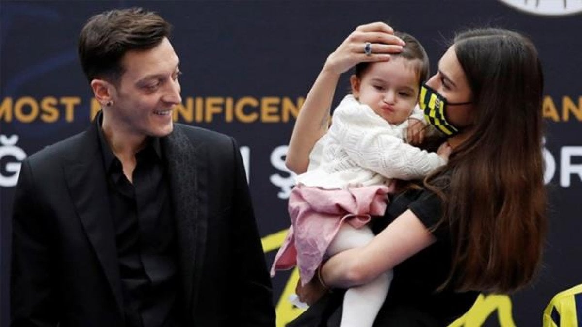 Mesut Özil ikinci kez baba oluyor #1
