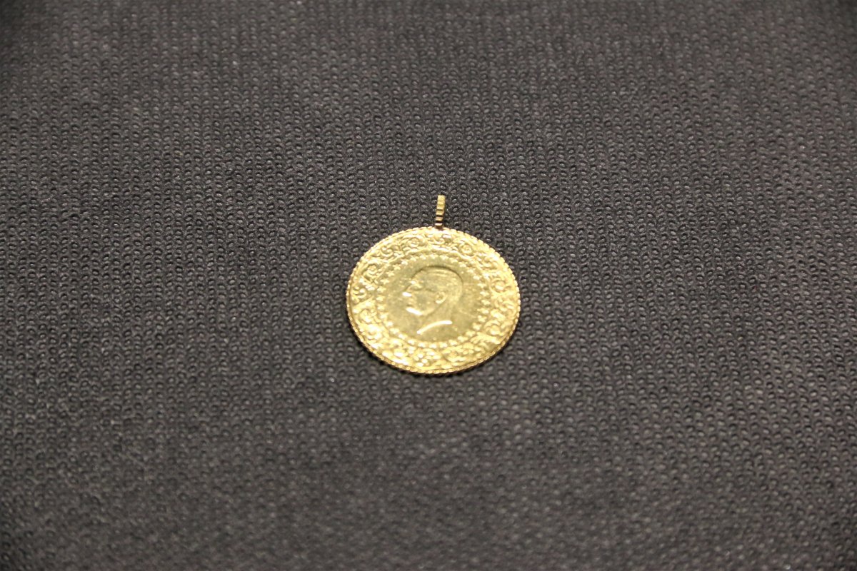 Sahte altınlar bozdurulamayınca, başkasına takılıyor #2