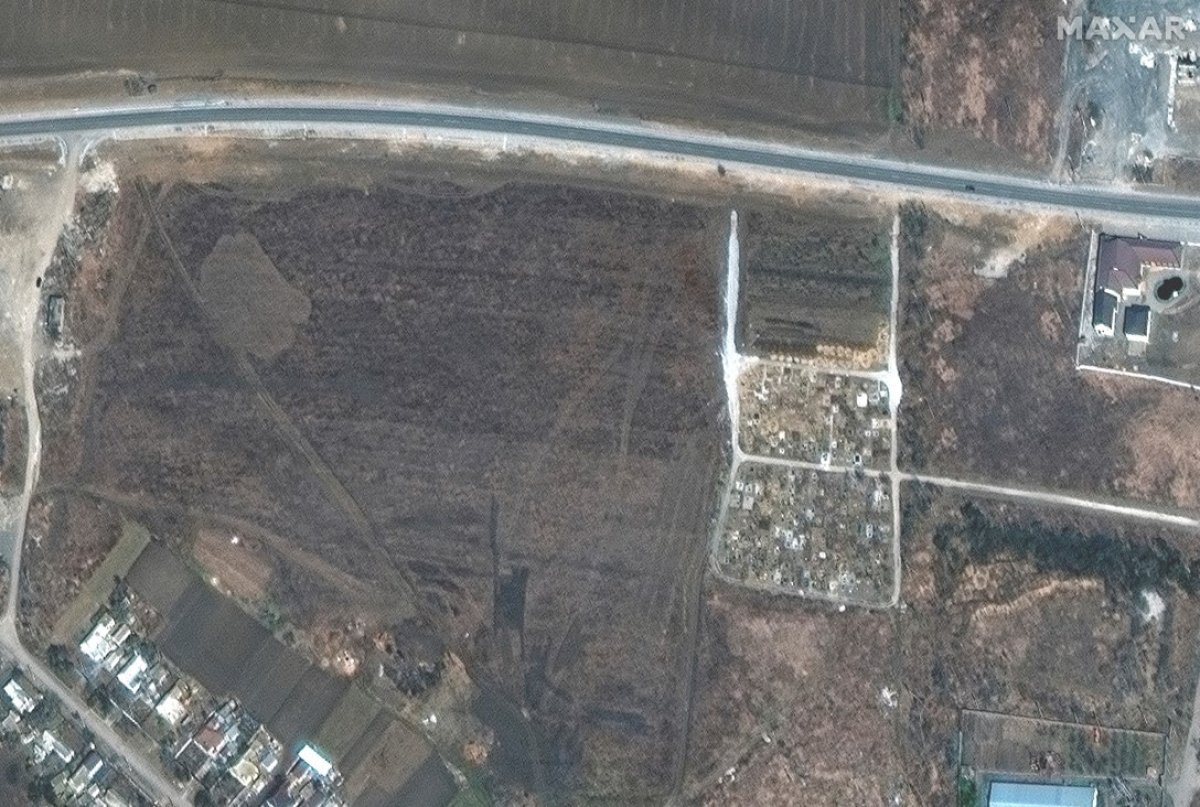 Mass graves in Mariupol identified by satellite photos #1