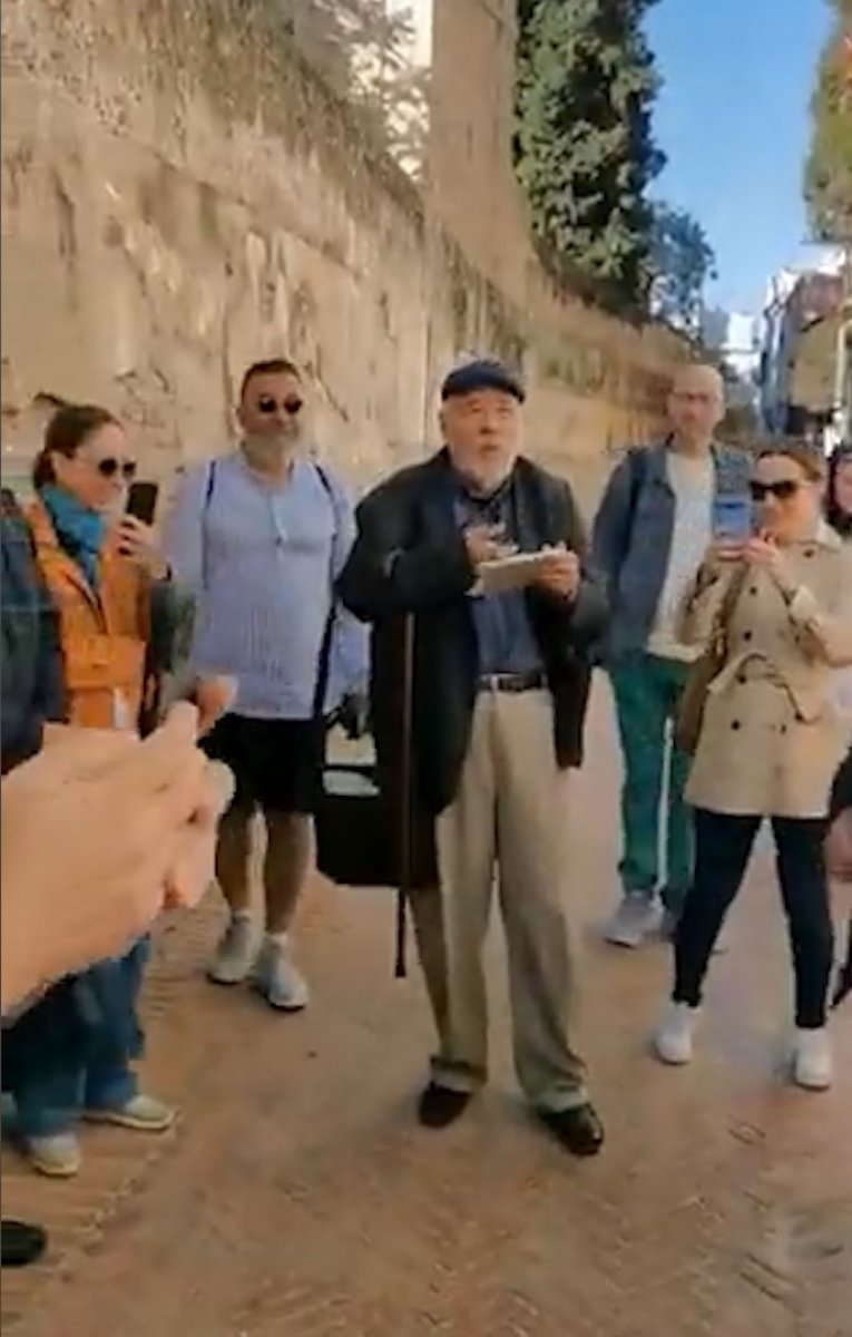 Prof. Dr. İlber Ortaylı, İspanya sokaklarındaki dansını paylaştı  #2
