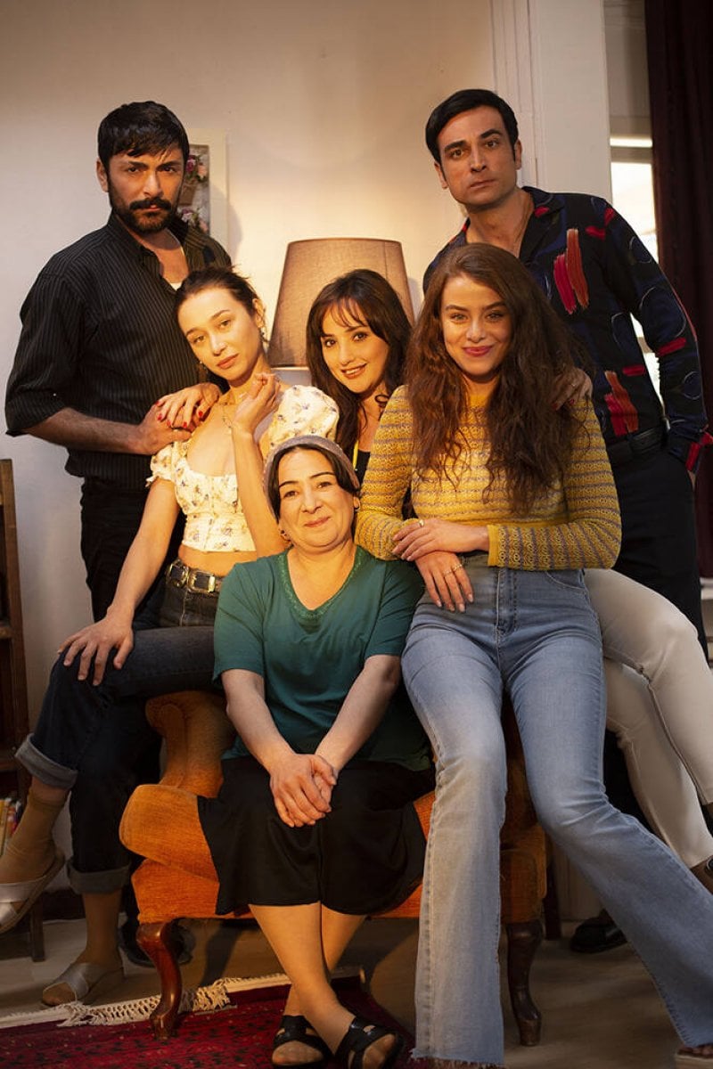 There are İlayda Alişan and Burak Yörük in the leading roles!  Seversin was on set, the first frames were enchanted #10