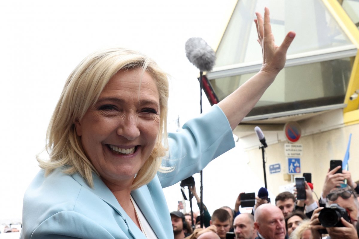 In France, the people go to the polls for the presidential election #3