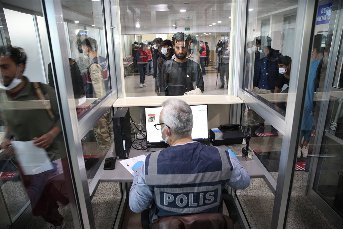 Kaçak Afganların ülkelerine dönüşleri sürüyor #5