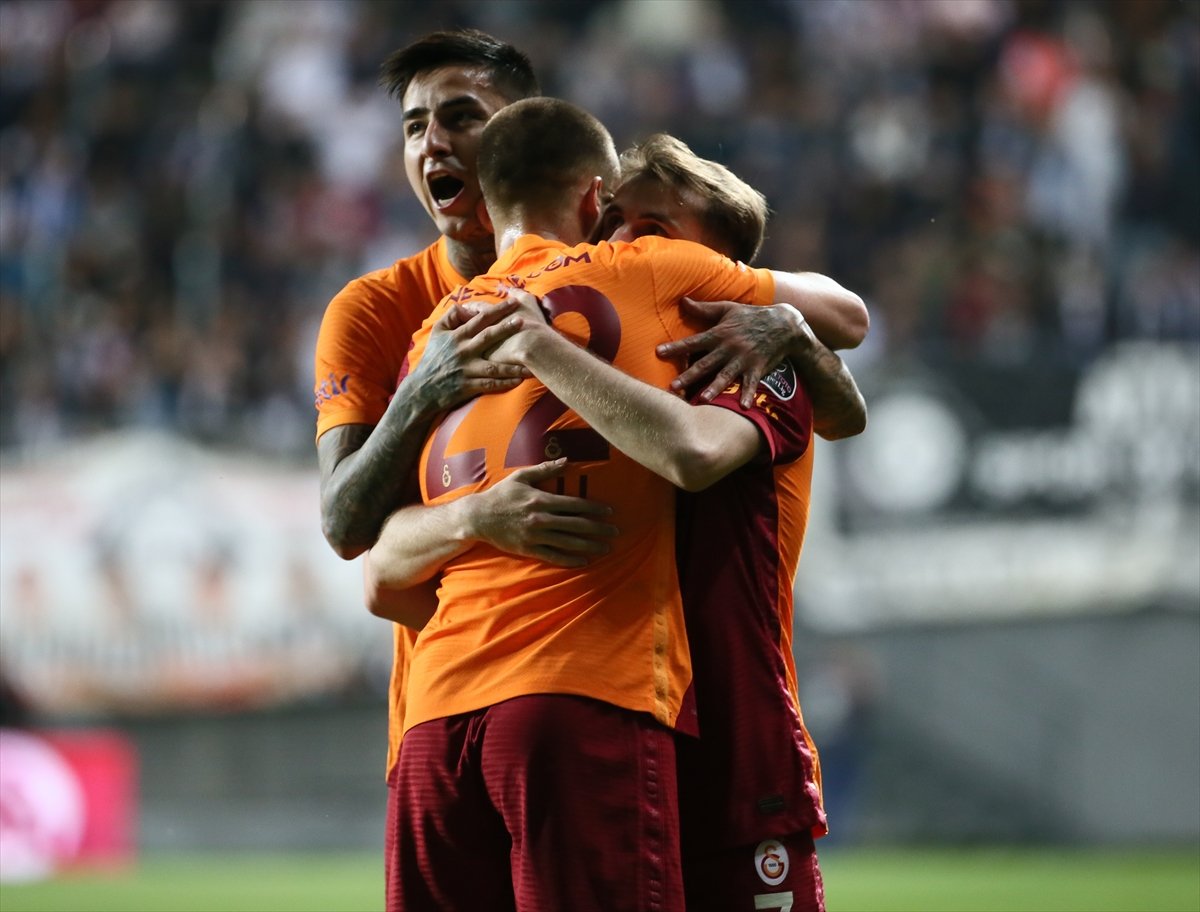 Galatasaray, Altay ı tek golle geçti #4