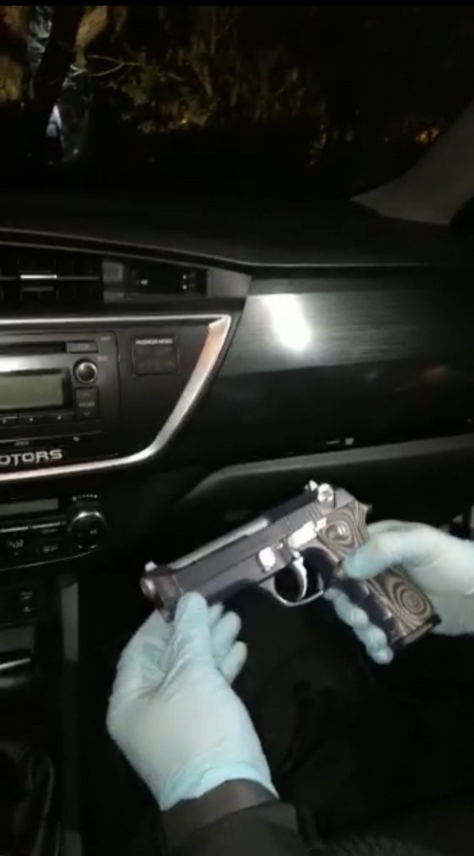  Araçtan 6 adet tabanca çıktı #1