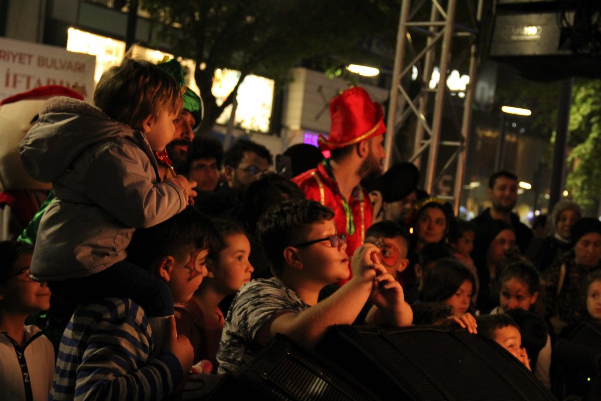 Kocaeli de 3 kilometrelik iftar sofrası hazırlandı #8