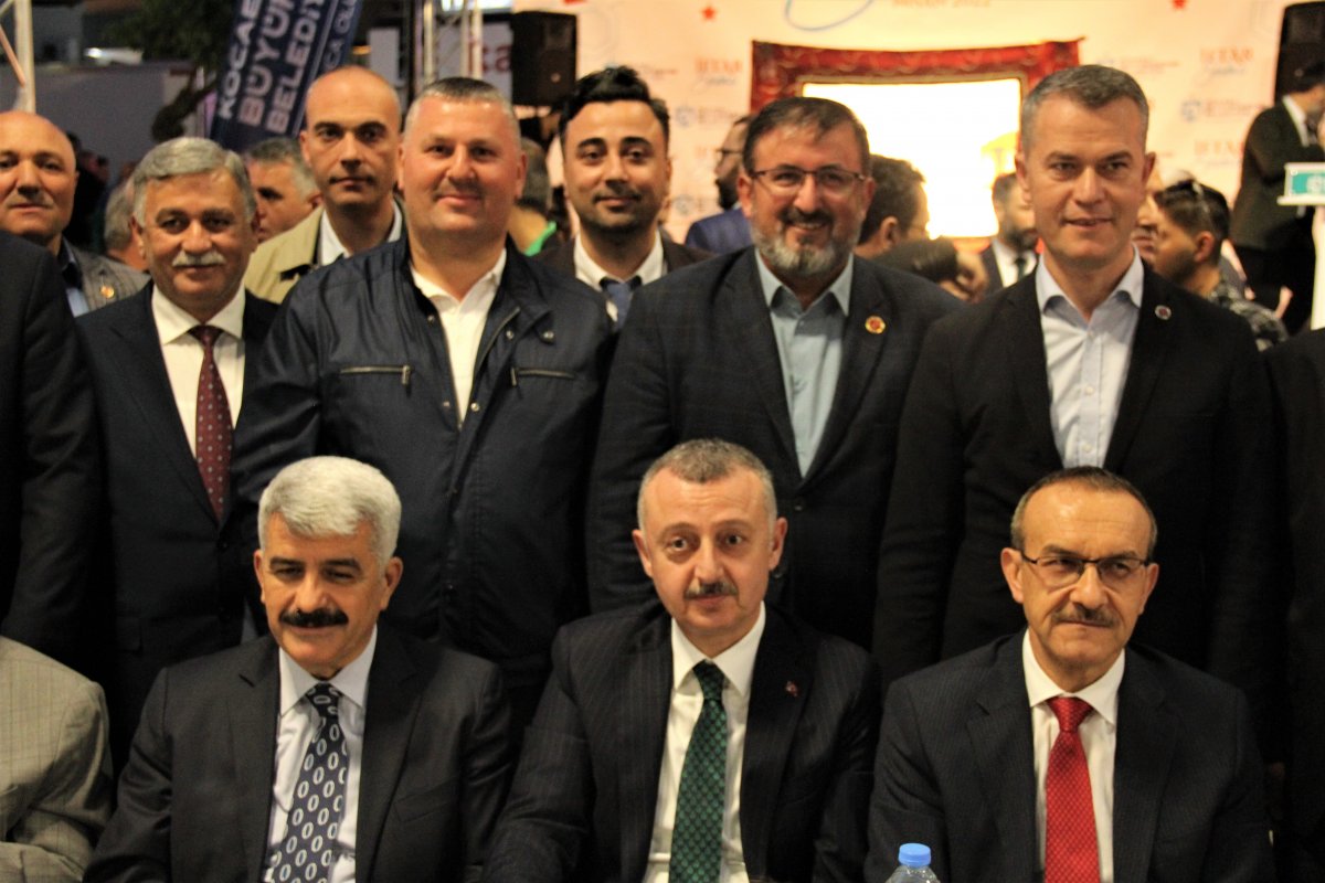 Kocaeli de 3 kilometrelik iftar sofrası hazırlandı #6