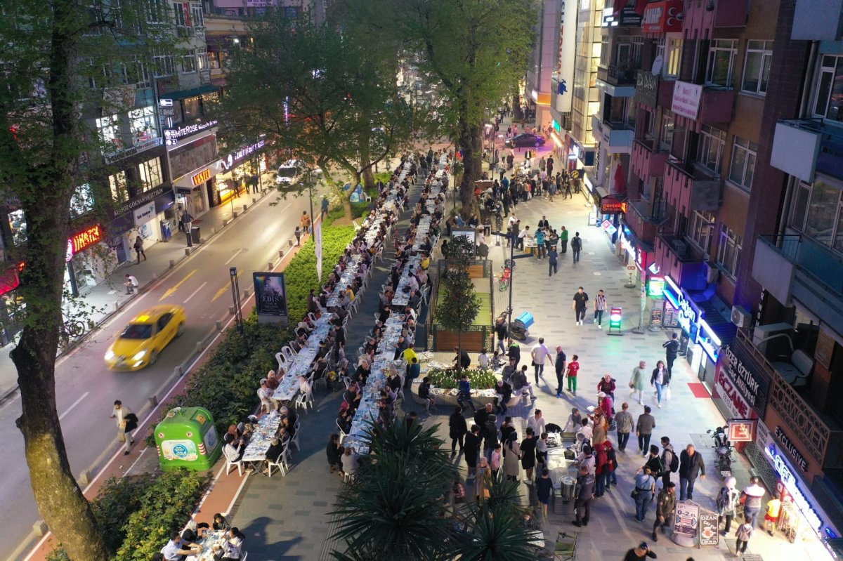 Kocaeli de 3 kilometrelik iftar sofrası hazırlandı #3