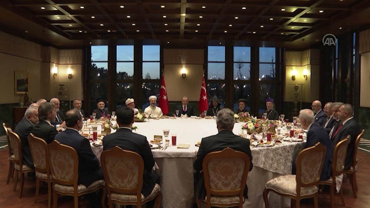 Cumhurbaşkanı Erdoğan, dini azınlık temsilcileri ile iftar yaptı #3