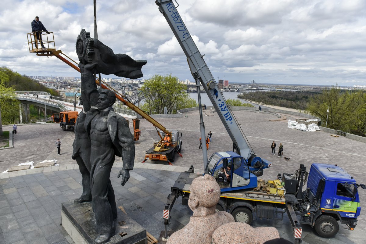 Russia and Ukraine friendship monument destroyed #5