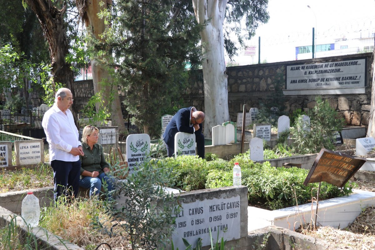 Fatih Terim, babasının mezarını ziyaret etti #1