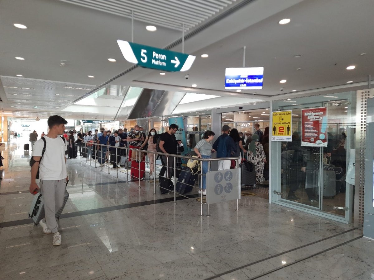 Ankara YHT Garı nda trenler tam kapasite çalışıyor #1