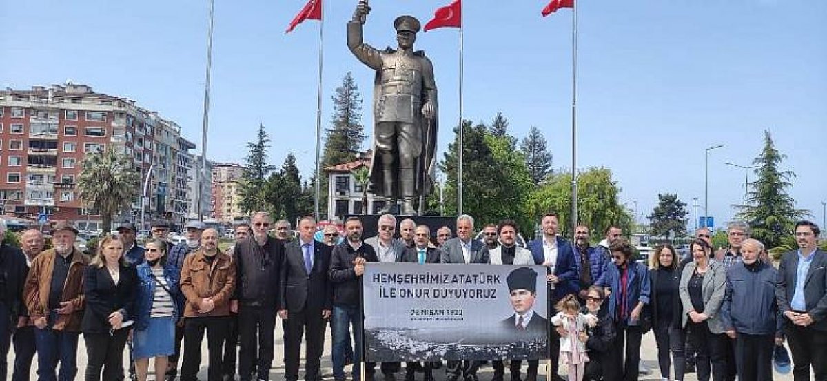 Rizeliler, Atatürk ü hemşehrisi kabul ediyor #1