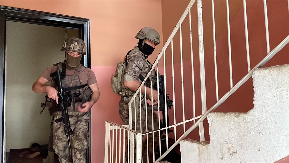 Mersin de 12 adrese terör operasyonu #2