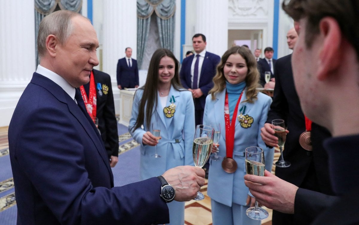 Putin, Moskova da sporcularla bir araya geldi #4