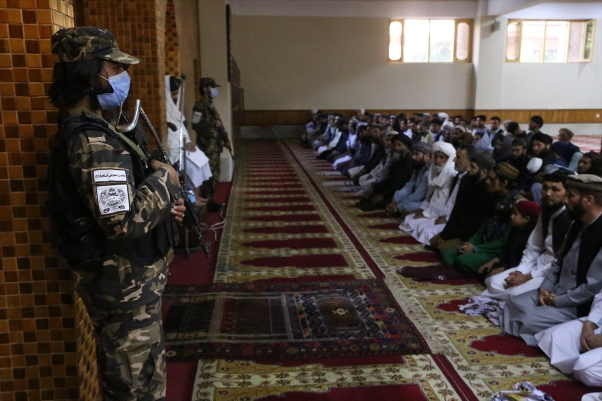 In Afghanistan, explosions reduce attendance at Eid prayers #6