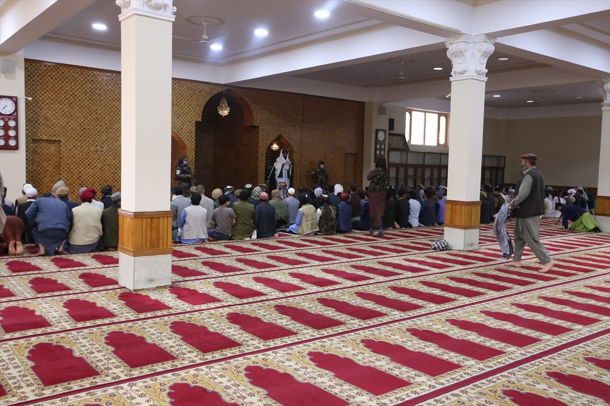 In Afghanistan, explosions reduce Eid prayer attendance #7