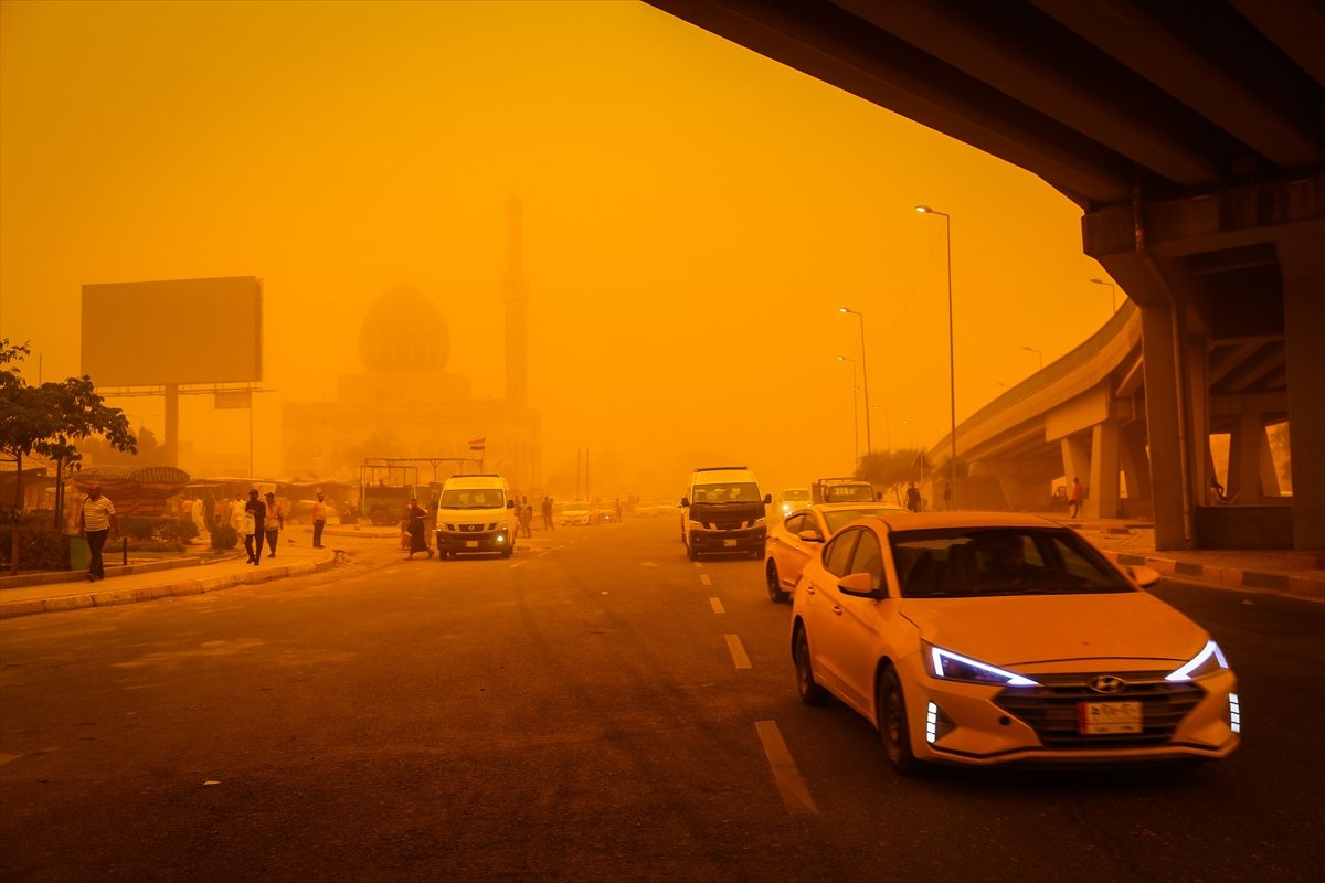 Sandstorm swept Iraq #1