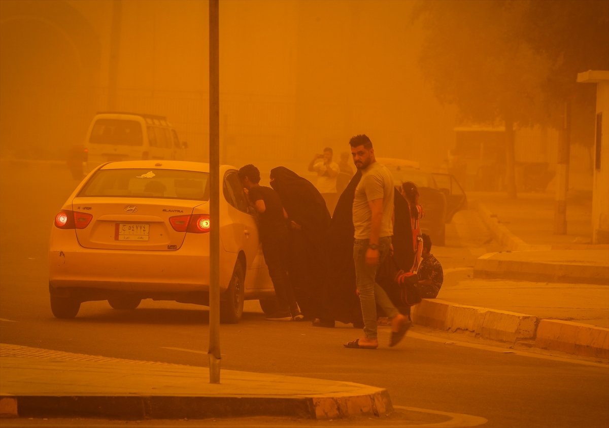 Kum fırtınası Irak ı etkisi altına aldı #5