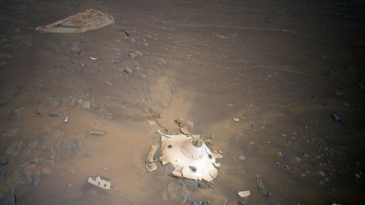 Perseverance aracını Mars'a indiren paraşüt görüntülendi