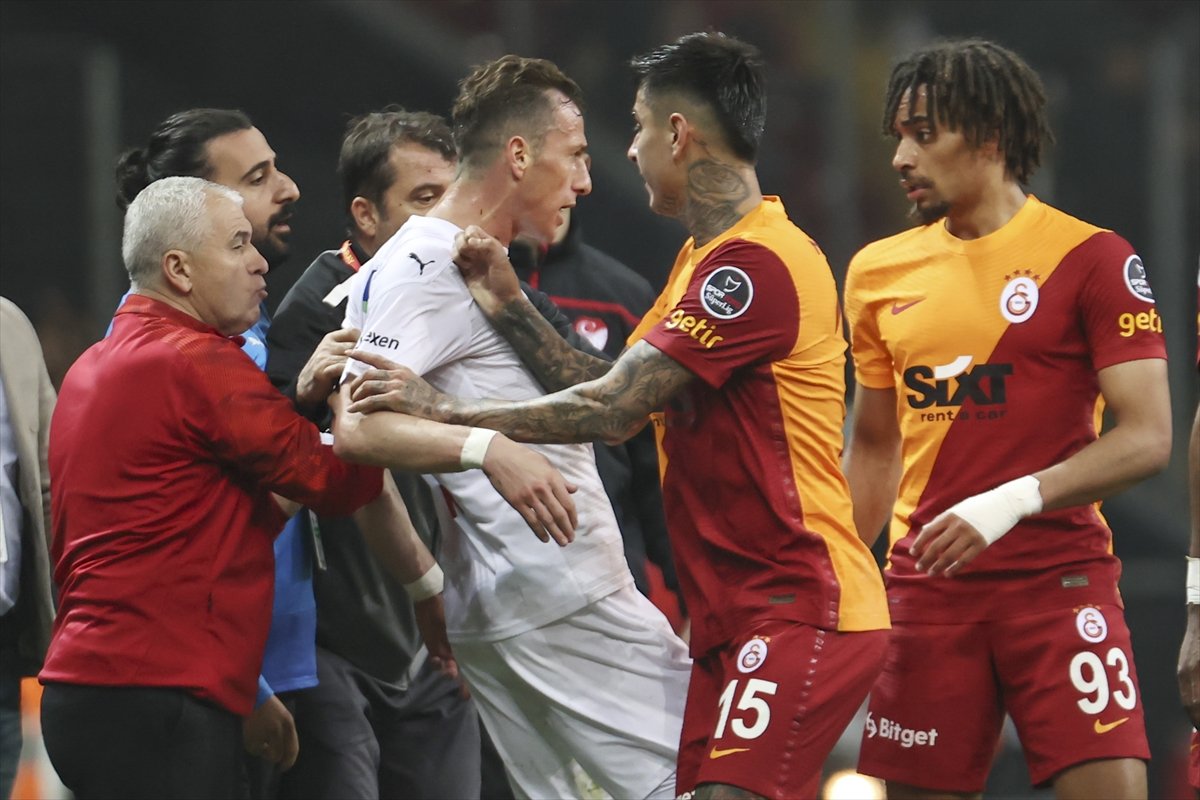 Sivasspor, Galatasaray’ı 3 golle mağlup etti #3