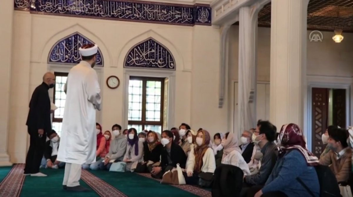 The Japanese took part in the iftars at the Tokyo Mosque #3