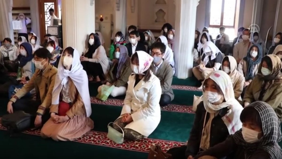 The Japanese took part in the iftars at the Tokyo Mosque #4