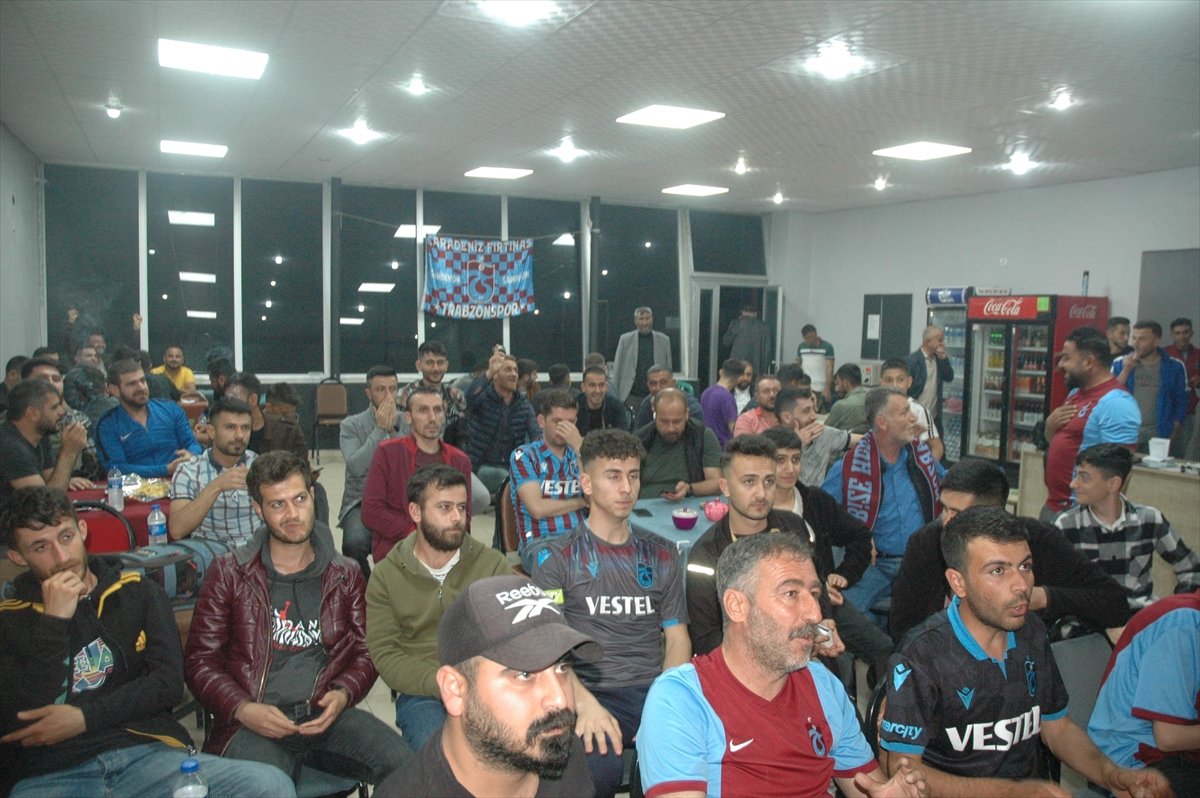 Diyarbakır da Trabzonsporlu köylülerin şampiyonluk sevinci #1