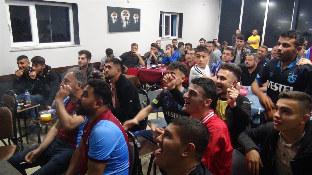 Diyarbakır da Trabzonsporlu köylülerin şampiyonluk sevinci #3