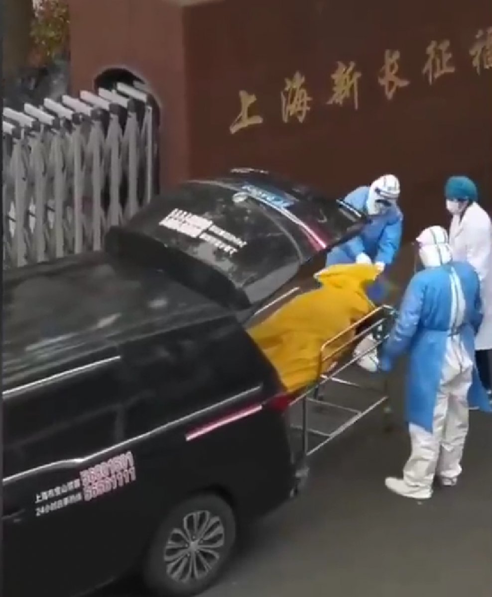 Çin’de öldü zannedilen yaşlı hasta, ceset torbasına konuldu  #1