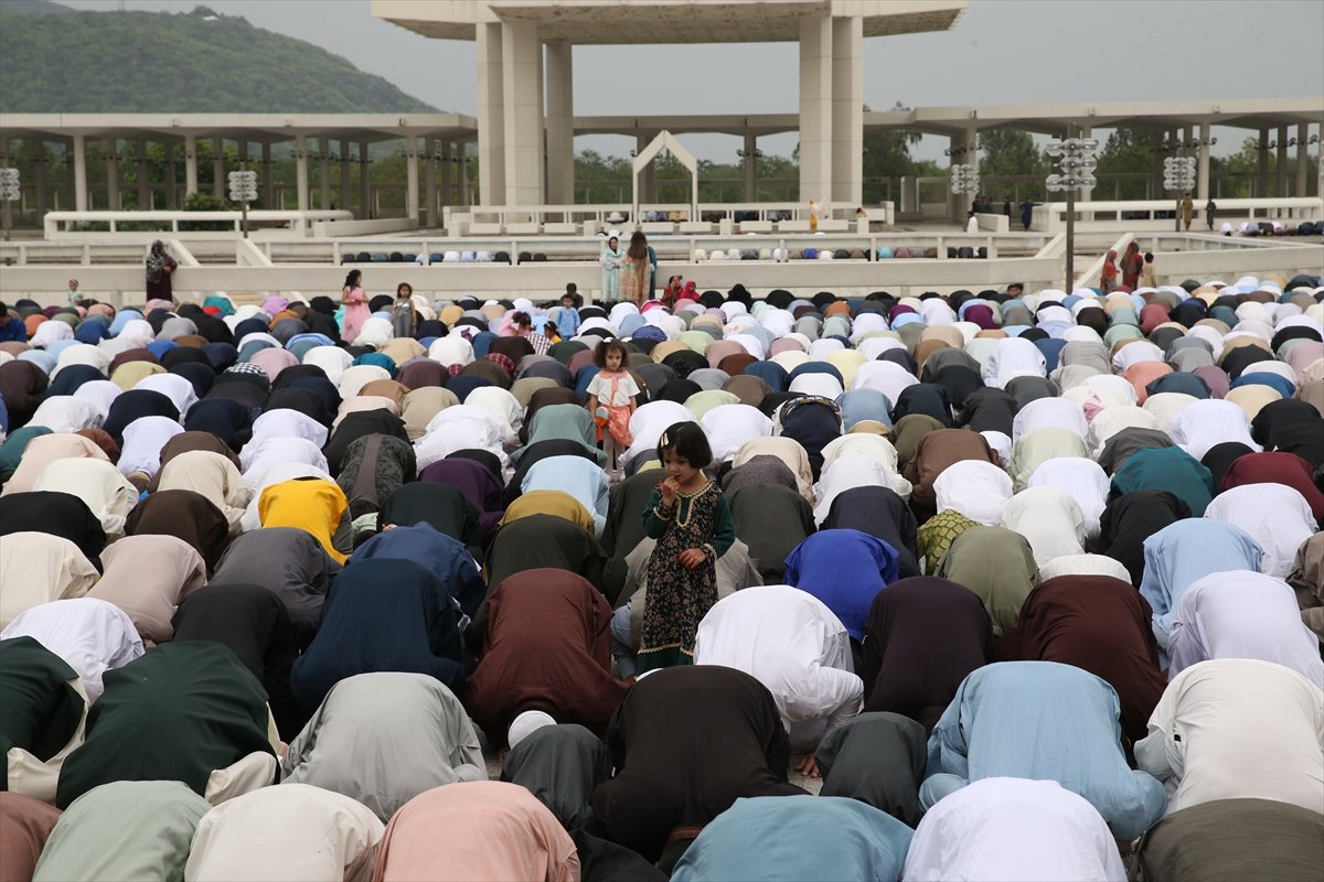 Eid prayer held in Pakistan #5