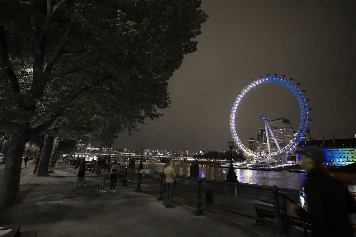 London Eye illuminated on Eid al-Fitr #4