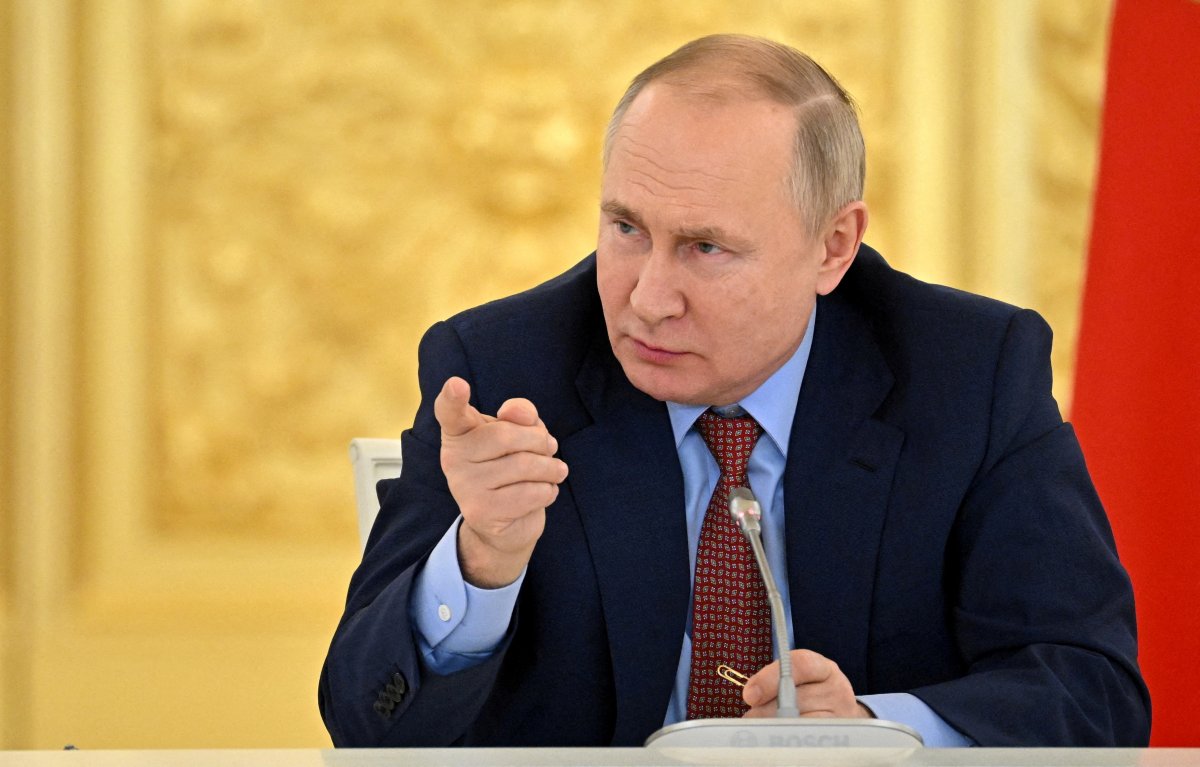 Vladimir Putin, yaptırımlara karşı hazırlanan kararnameyi imzaladı #1