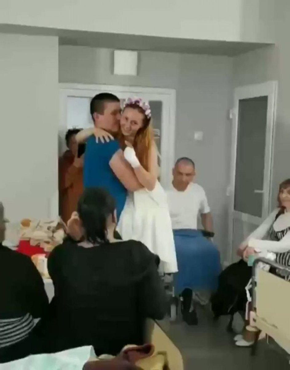 First dance of Ukrainian bride who lost both legs #2