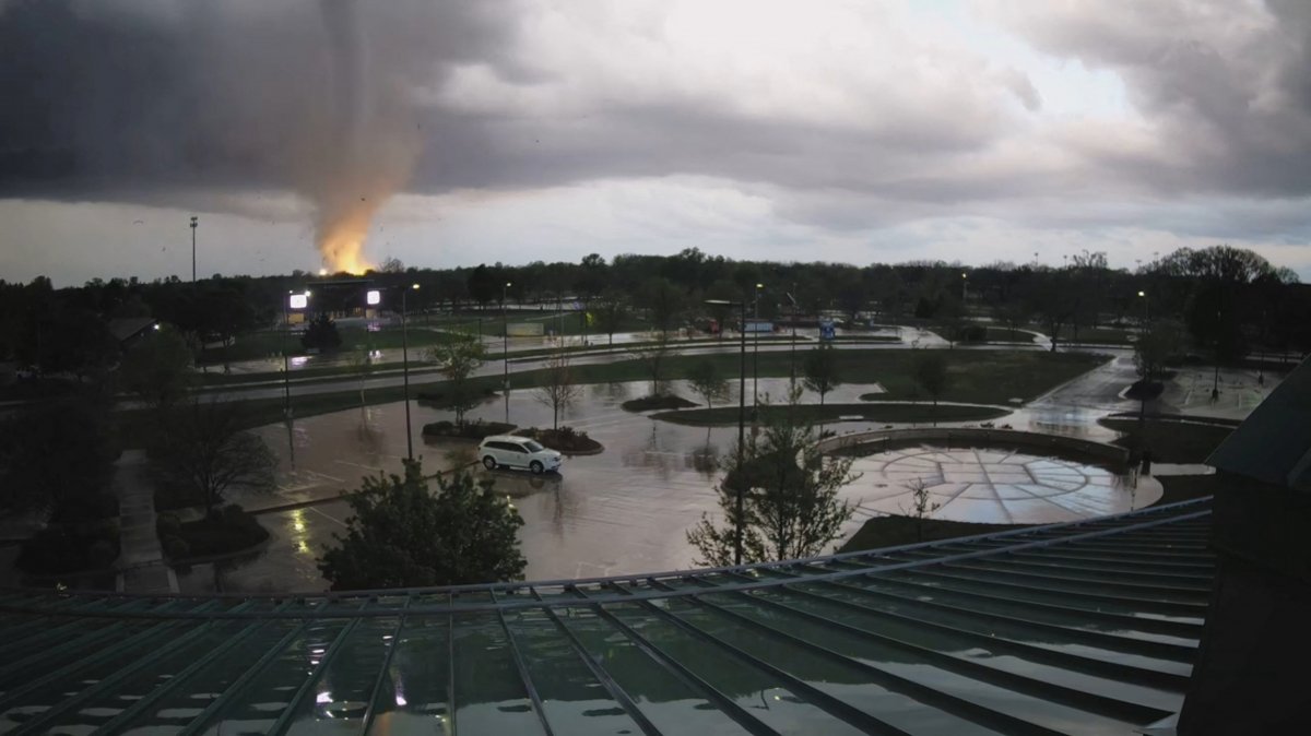 Tornado disaster in the USA: Thousands of homes were left without electricity #1