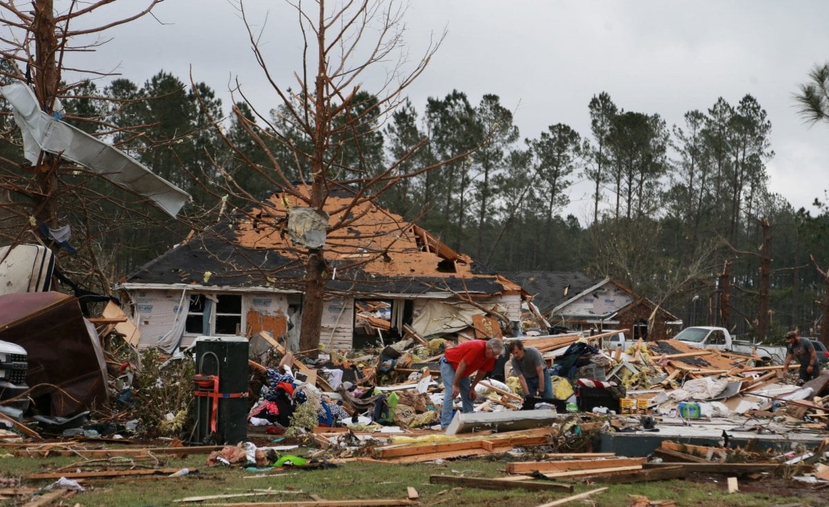 Tornado disaster in the USA: Thousands of homes were left without electricity #6