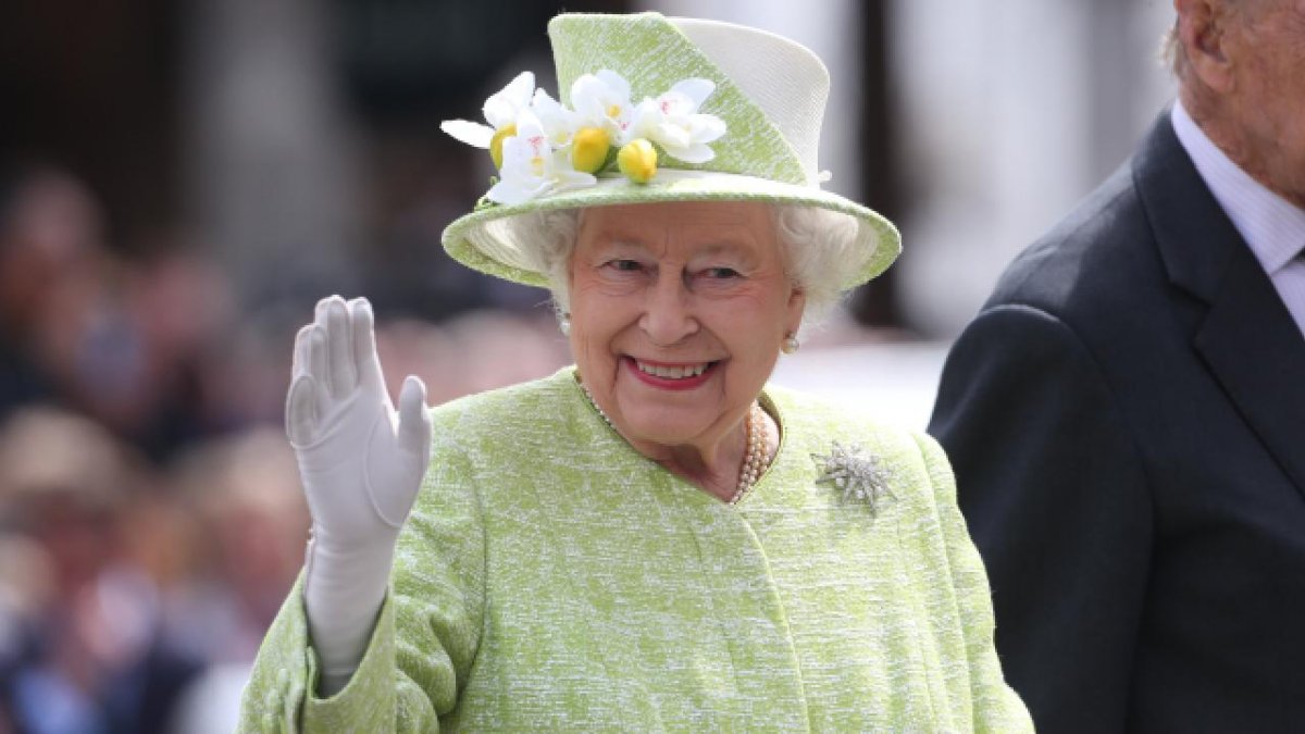 Kraliçe II. Elizabeth Kraliçe II. Elizabeth bu yıl geleneksel bahçe etkinliklerine katılmayacak #1