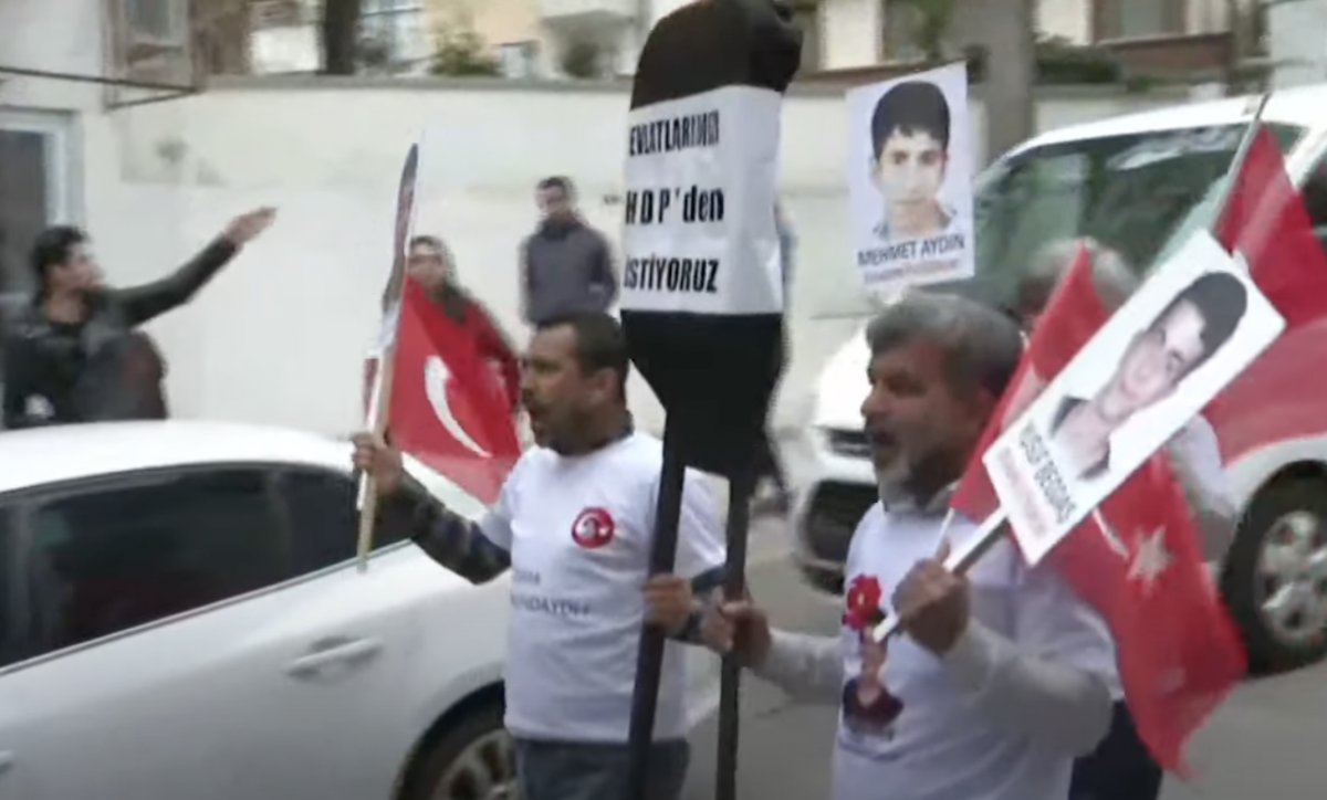 Ankara da HDP binası önünde siyah çelenk gerginliği #1