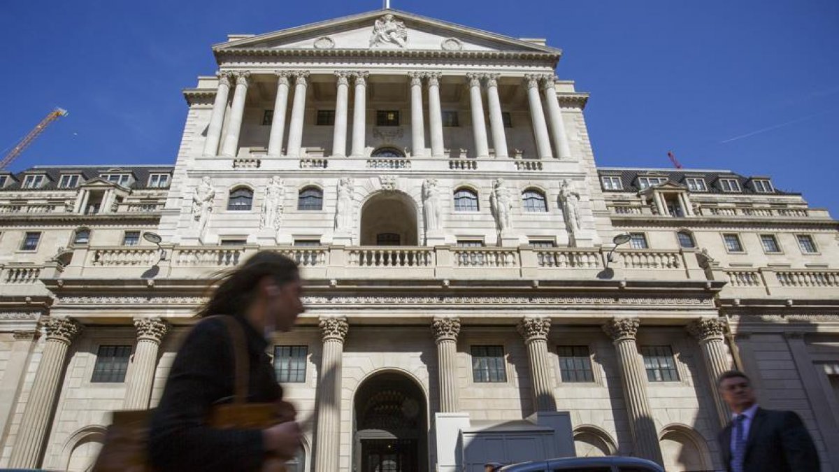 İngiltere Merkez Bankası faizi yüzde 0,25 artırdı