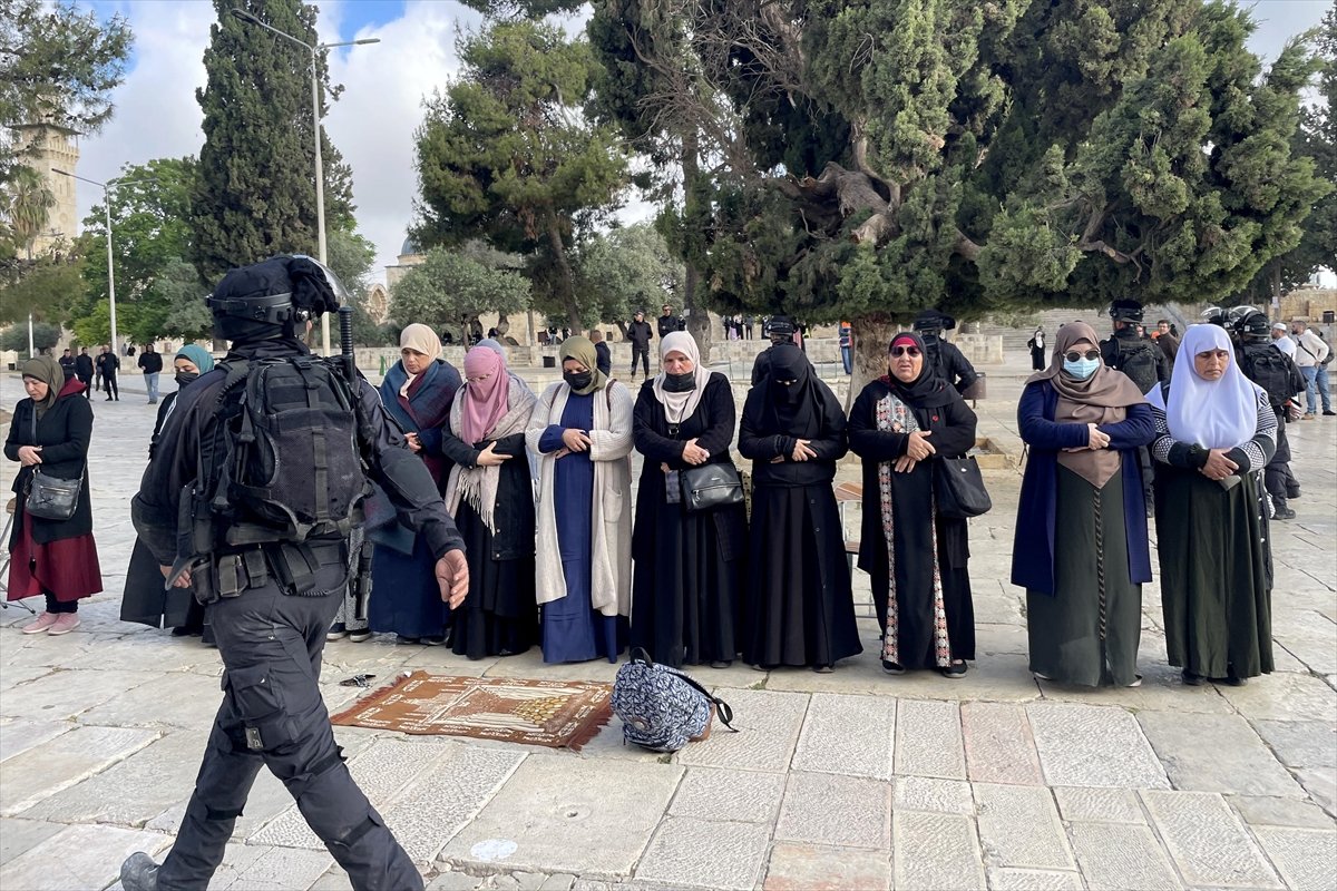 Fanatik Yahudilerden Mescid-i Aksa'ya baskın