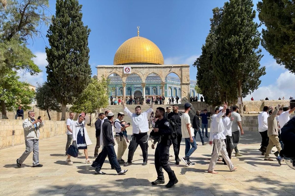 Raid on Masjid al-Aqsa from fanatical Jews #14